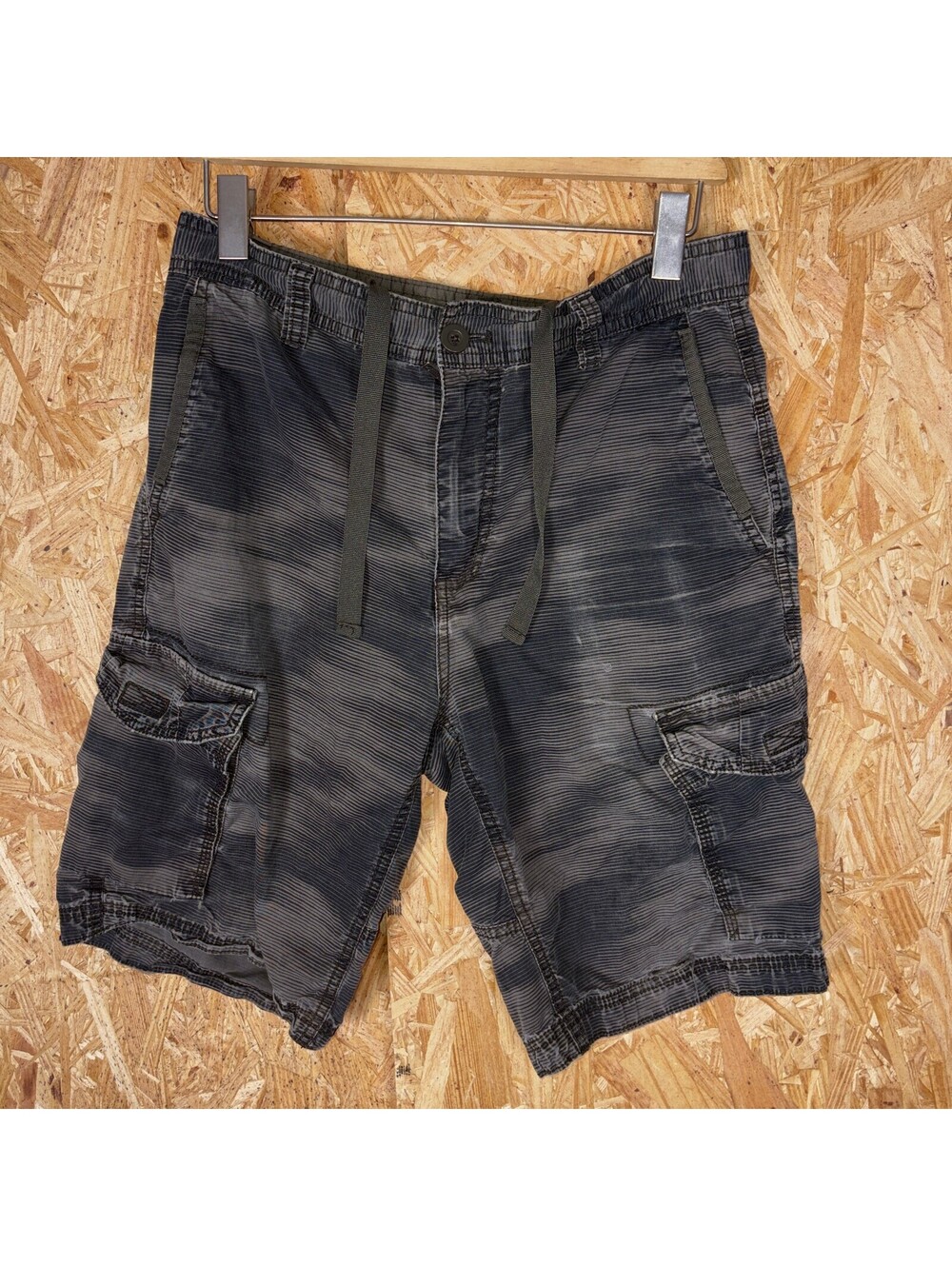 Faded Glory Mens 30 Gray Striped Cargo Shorts Used